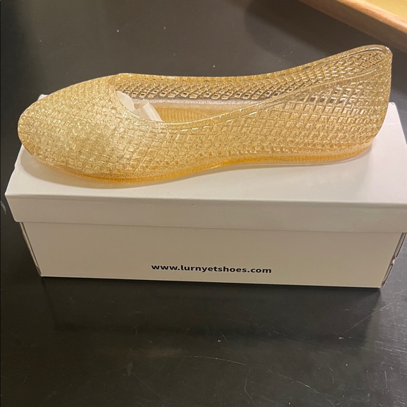 Gold Women's Flats size 10 - Picture 1 of 2